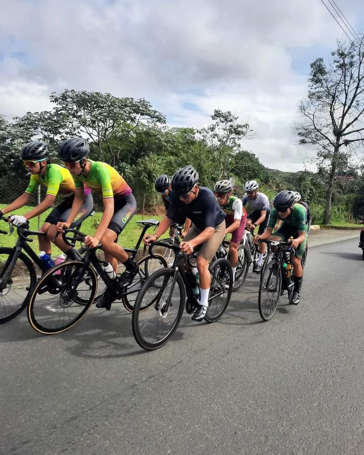 CICLISTAS QUINDIANOS EN LA CLÁSICA RUBÉN DARÍO GÓMEZ